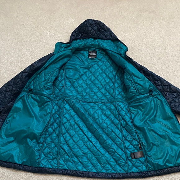 North Face Quilted Hooded Jacket - Navy Blue - Picture 9 of 15